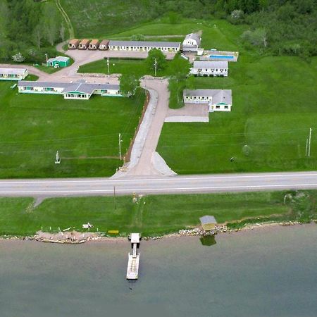 Cabot Trail Motel Baddeck Inlet Exterior foto